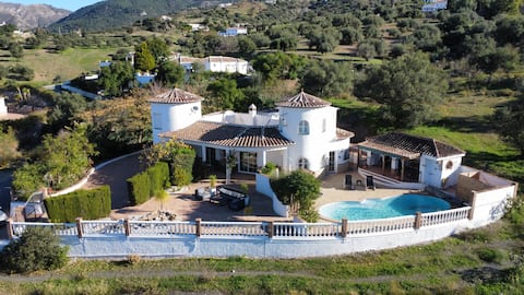 Villa Dos Torres: with private pool - in Alcaucin