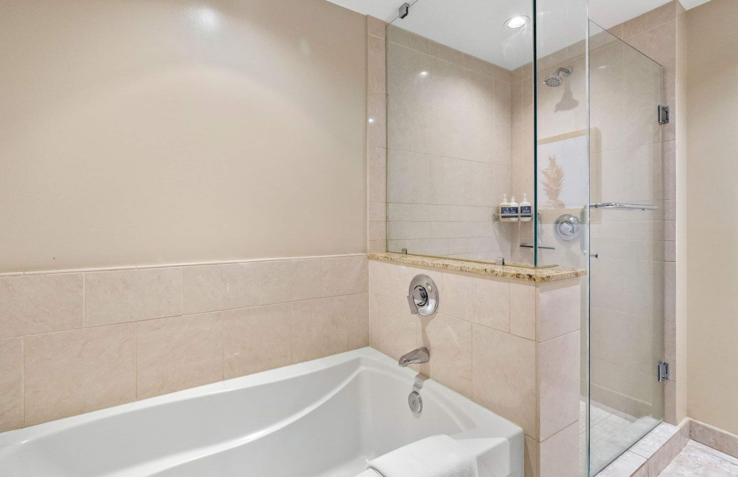 Condo in Lahaina · ★4.8 · Studio · 2 beds · 1 bath - Image 15