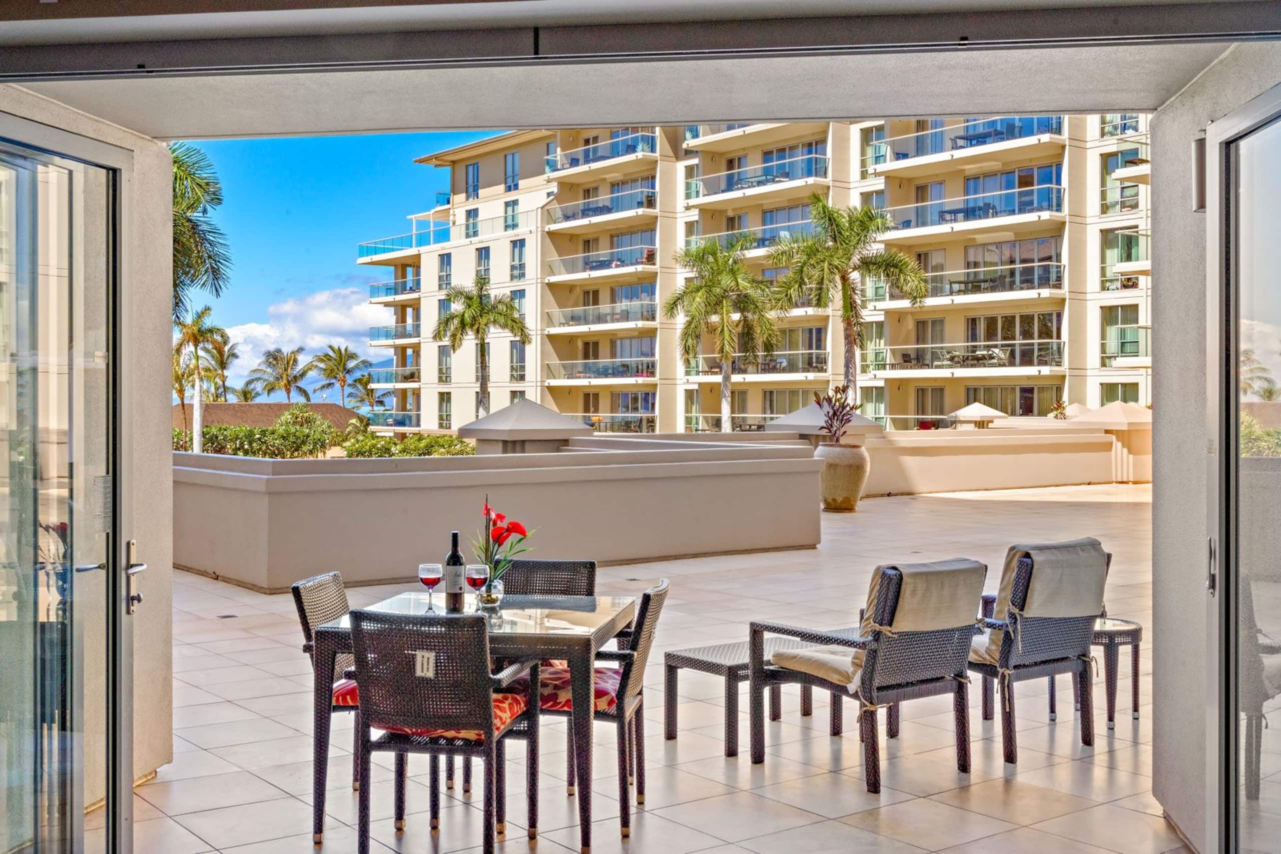 Condo in Lahaina · ★4.8 · Studio · 2 beds · 1 bath - Image 4