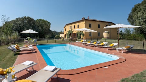 Villa Montefalconi 11, Emma Villas