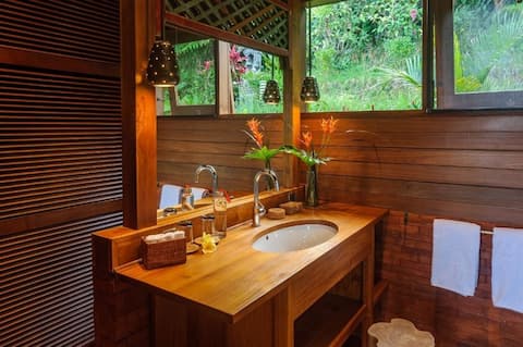 Single Villa / Standard: Room with Breakfast