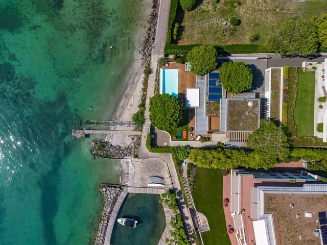 Lausanne area Luxurious 4-Bedroom Lakefront Villa gallery image 3