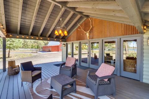 Cabin Getaway w/ Fireplace & Lake Access!