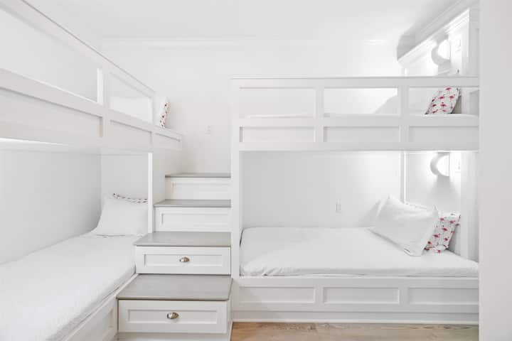 مناسب للأطفال ومصمم بشكل جميل مع مساحة إضافية للدرج.