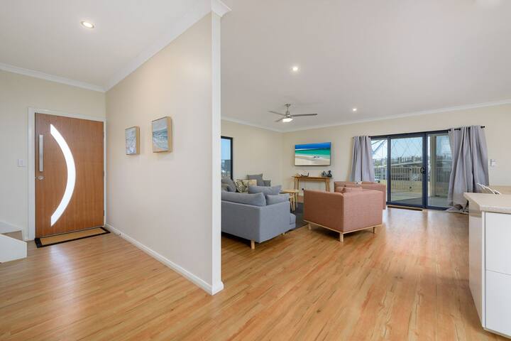 120 Madaffari Drive gallery image 3