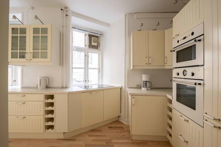 Spacious Tivoli Gardens Apartment w/3 Bedrooms gallery image 4