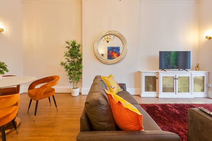 Spacious 3 bed premium apartment – central London gallery image 2