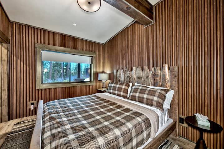 Spálňa 2: Kind bed, jack-n-jill ensute