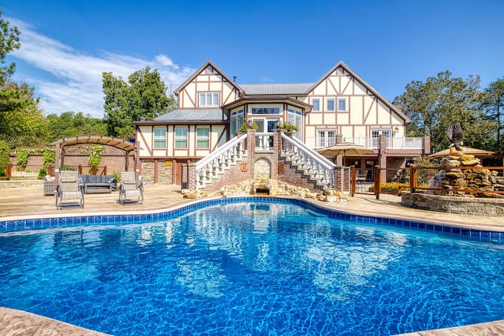 Come On In, That Water's Fine-6 Br's-dollywood! - Sevierville, TN