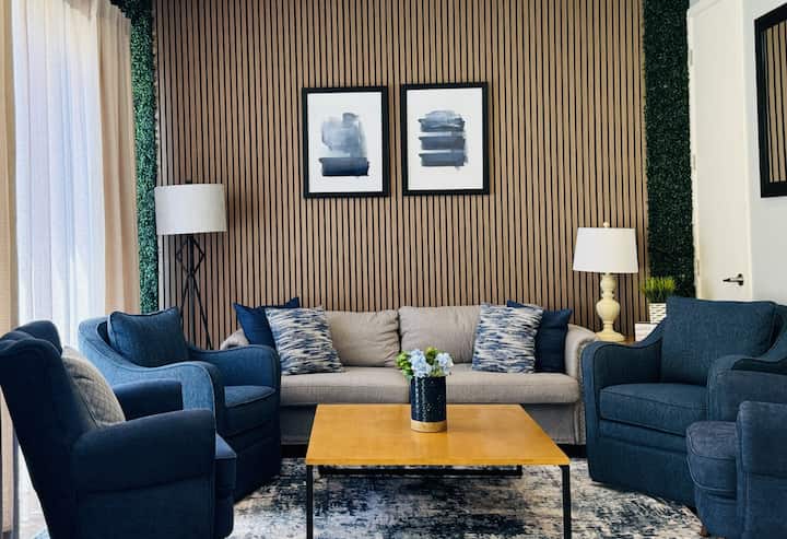 Waterfront Resort Getaway, Close To Disney - Celebration, FL