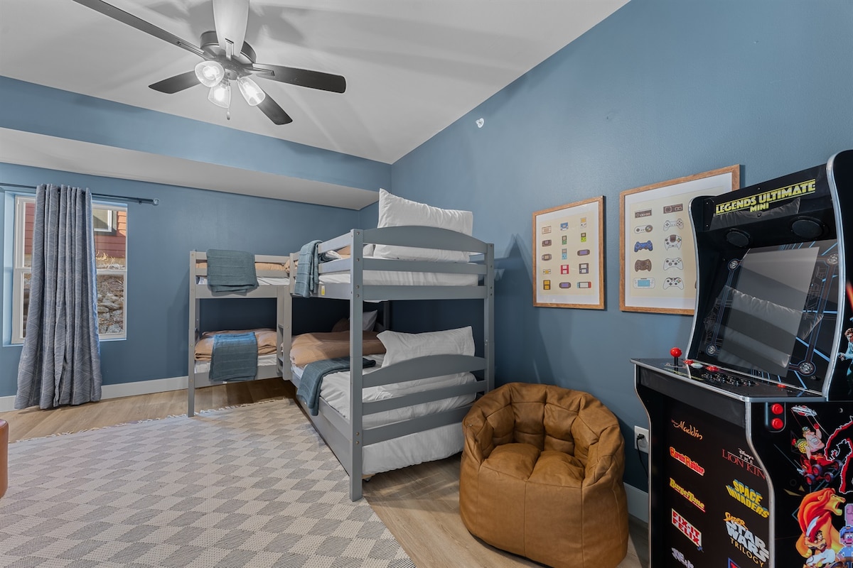 Dhoma e fjetjes: Krevate dopio dhe argëtim arcade për aventura të pafundme në Branson!