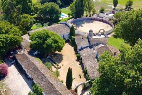 Mas des Bécasses in Provence 22 pax