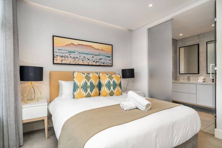 Modern Oasis in Sea Point No Load-shedding gallery image 4