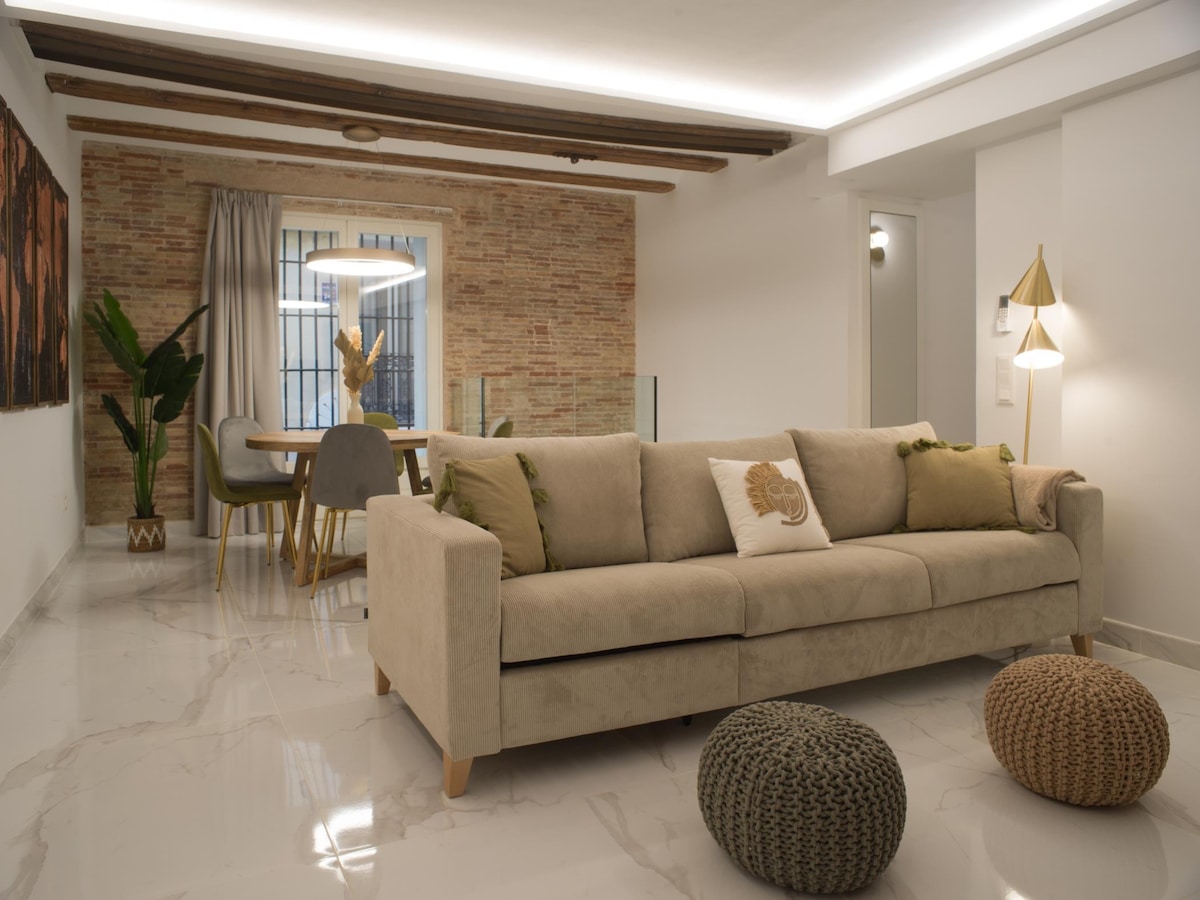 Top performing Airbnb: Las Cestas - Central Market (4-6 pax) - Mid-term in Ciutat Vella