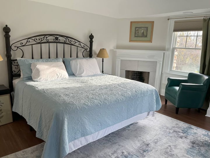 Spálňa č. 4 – veľká manželská posteľ