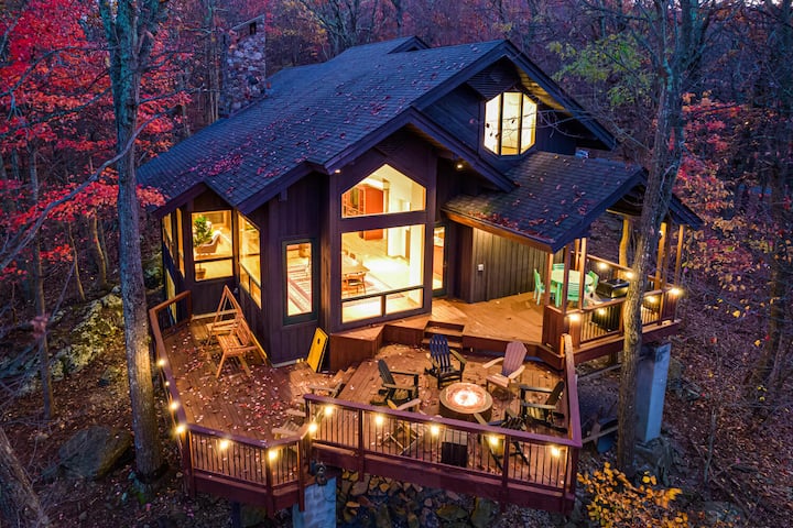 Hot Tub & Views | Mid Century Modern Wonder