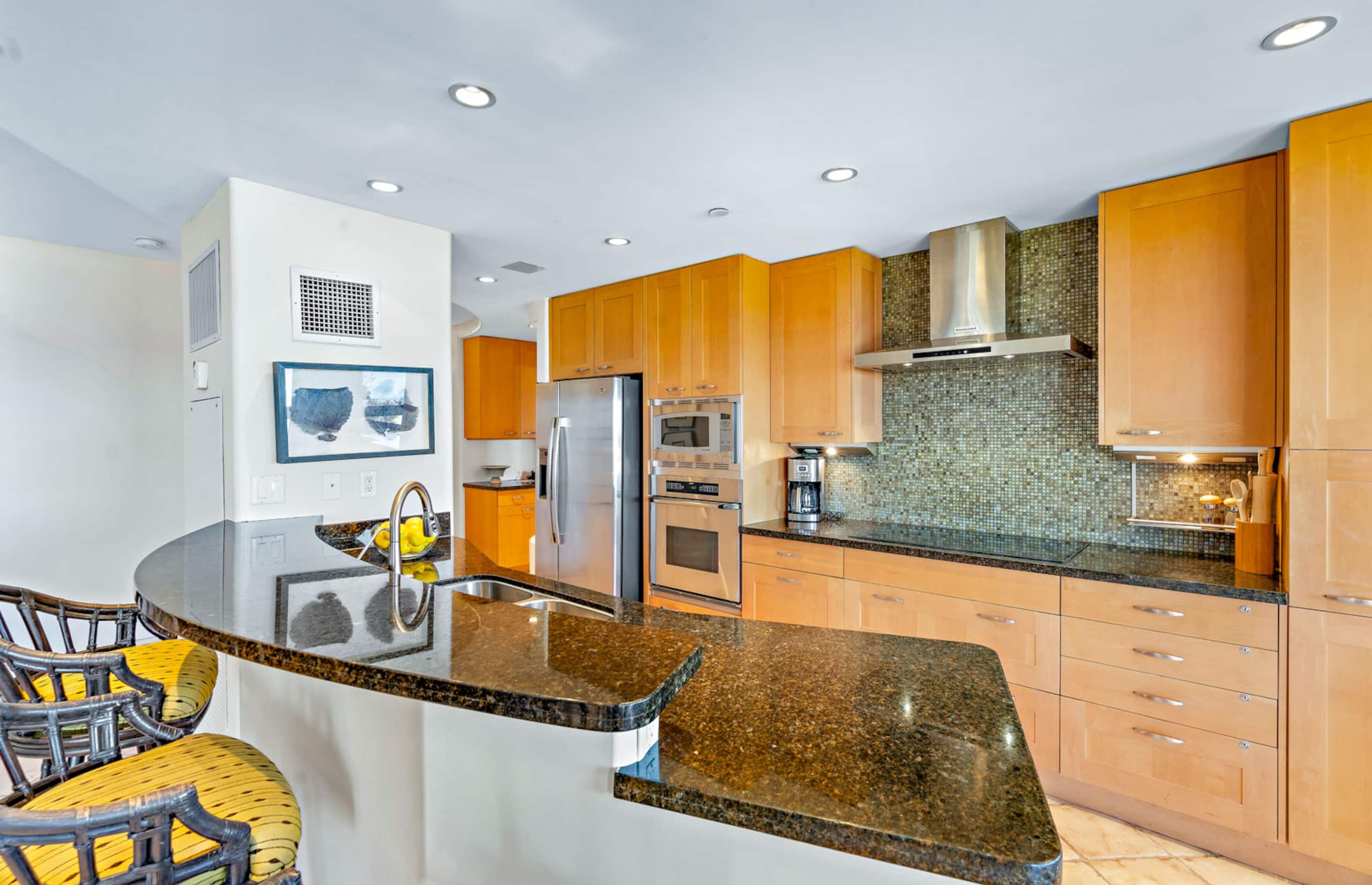 Condo in Lahaina · ★5.0 · 2 bedrooms · 2 beds · 2 baths - Image 16