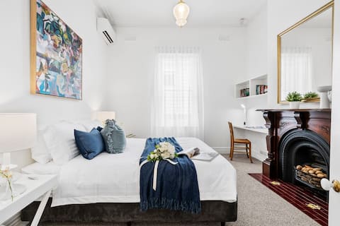 Bonnie Belle I Geelong CBD Luxury