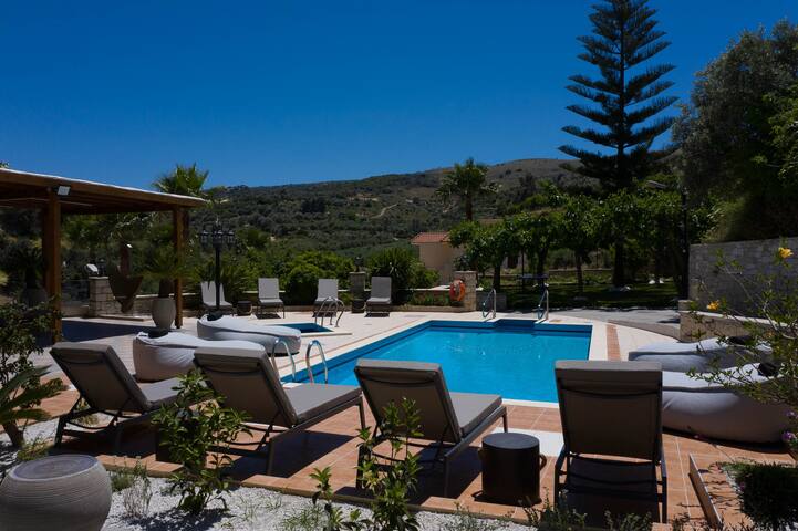 Kipo Paradiso 6 Spa Yoga & Gym resort gallery image 3