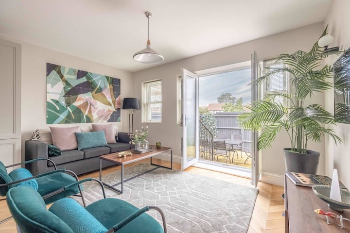 Modern 2 Bed Oasis -Parking & Garden - By Tempstay - 溫莎