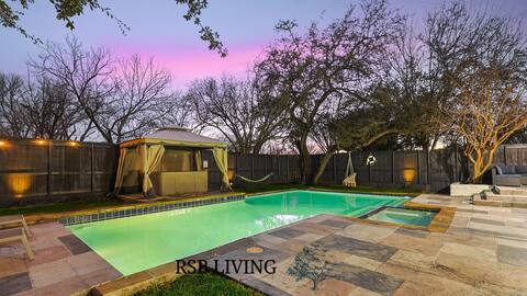 Upscale 6BR/2.5B Home with Pool, Hot Tub & Game Ro