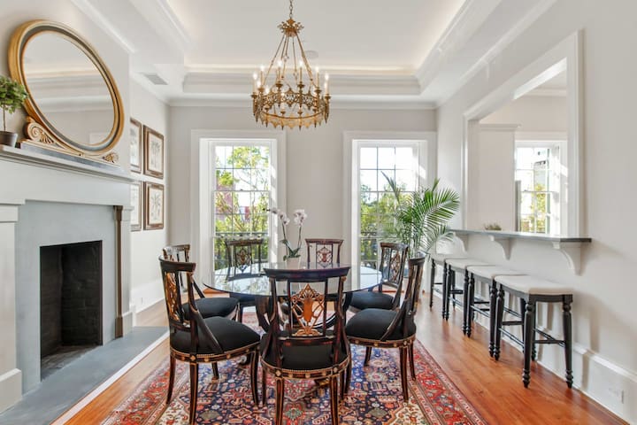 Luxury CBD Home | Downtown