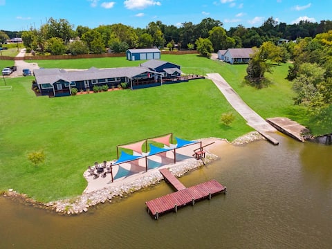 【Waterfront Home Boat Ramp Dock Pool & b-ball】