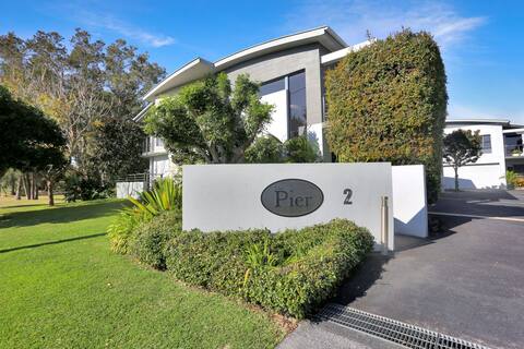 2 The Pier - Elegance by the Water