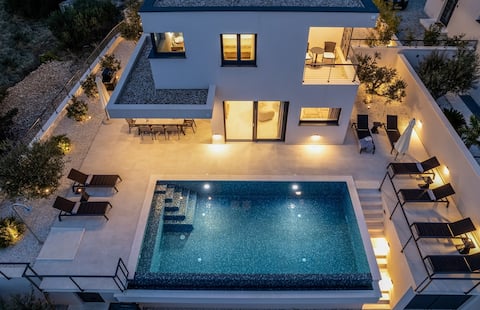 NEW Stylish Villa Olea with heated pool