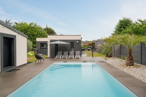 Luxury villa with pool, 10 people