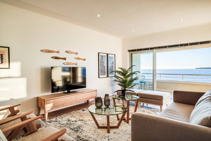 Stunning 3-Bedroom Sea Point Retreat Marin gallery image 2