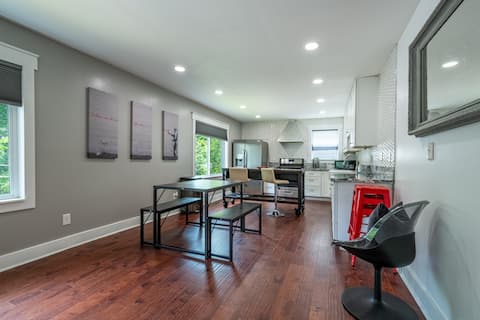 Successful Airbnb property: Beautiful ATL Apartment w/ Private Jacuzzi in Hunter Hills