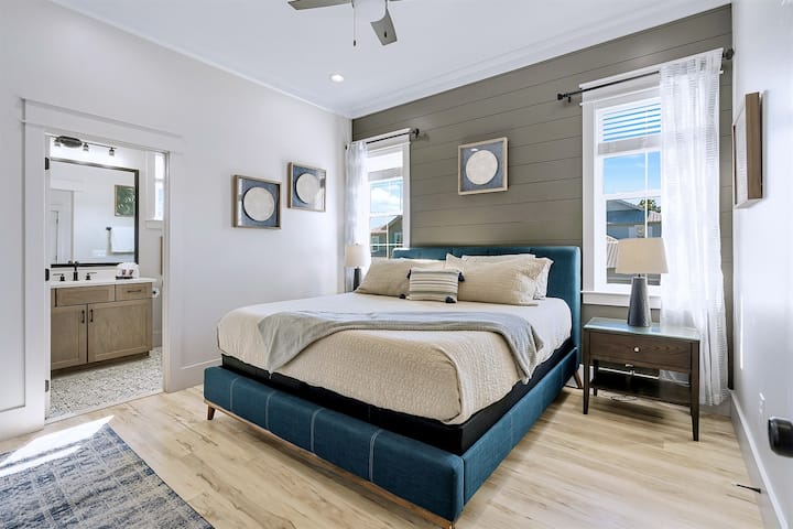 Kati 2 - Suitë "King" me banjë ngjitur dhe ballkon më vete