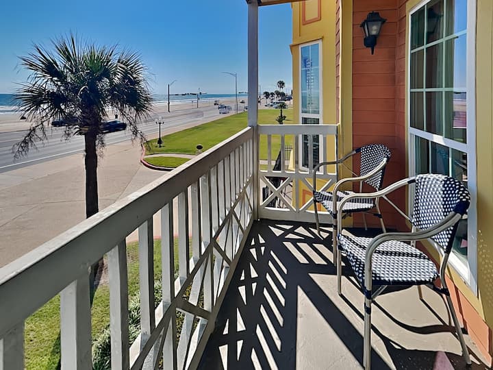 Victorian 1201 - Sunrise Retreat | Beachfront View - Galveston, TX