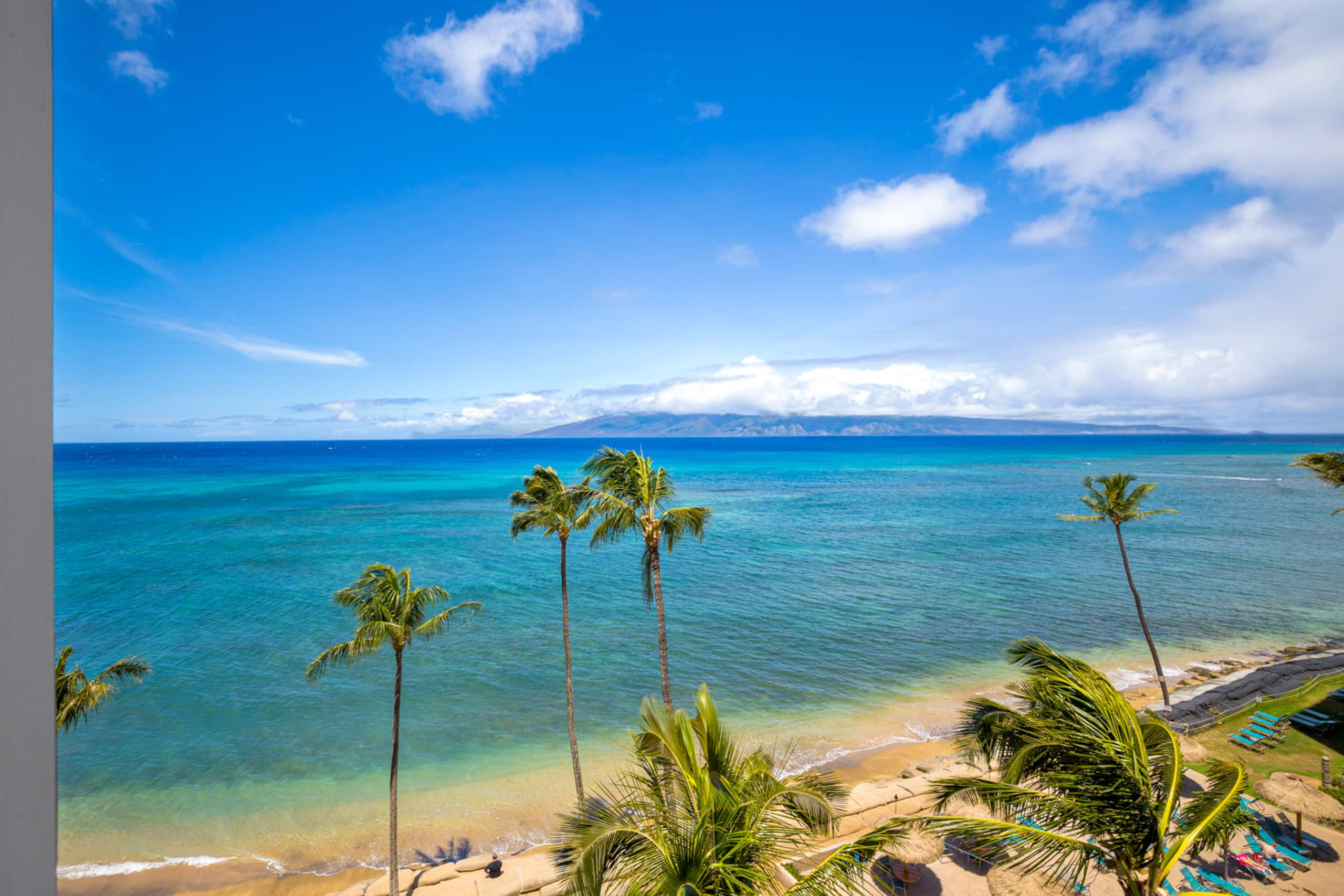 Condo in Lahaina · ★4.83 · 1 bedroom · 2 beds · 1 shared bath - Image 2