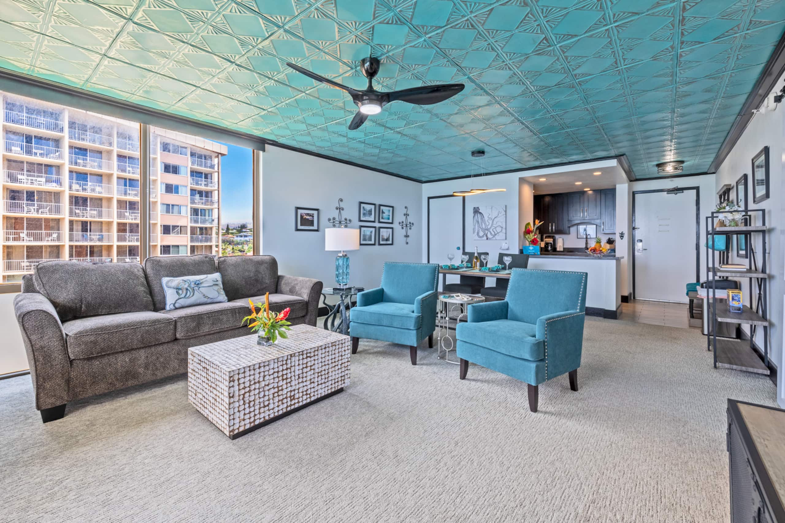 Condo in Lahaina · ★4.83 · 1 bedroom · 2 beds · 1 shared bath - Image 11