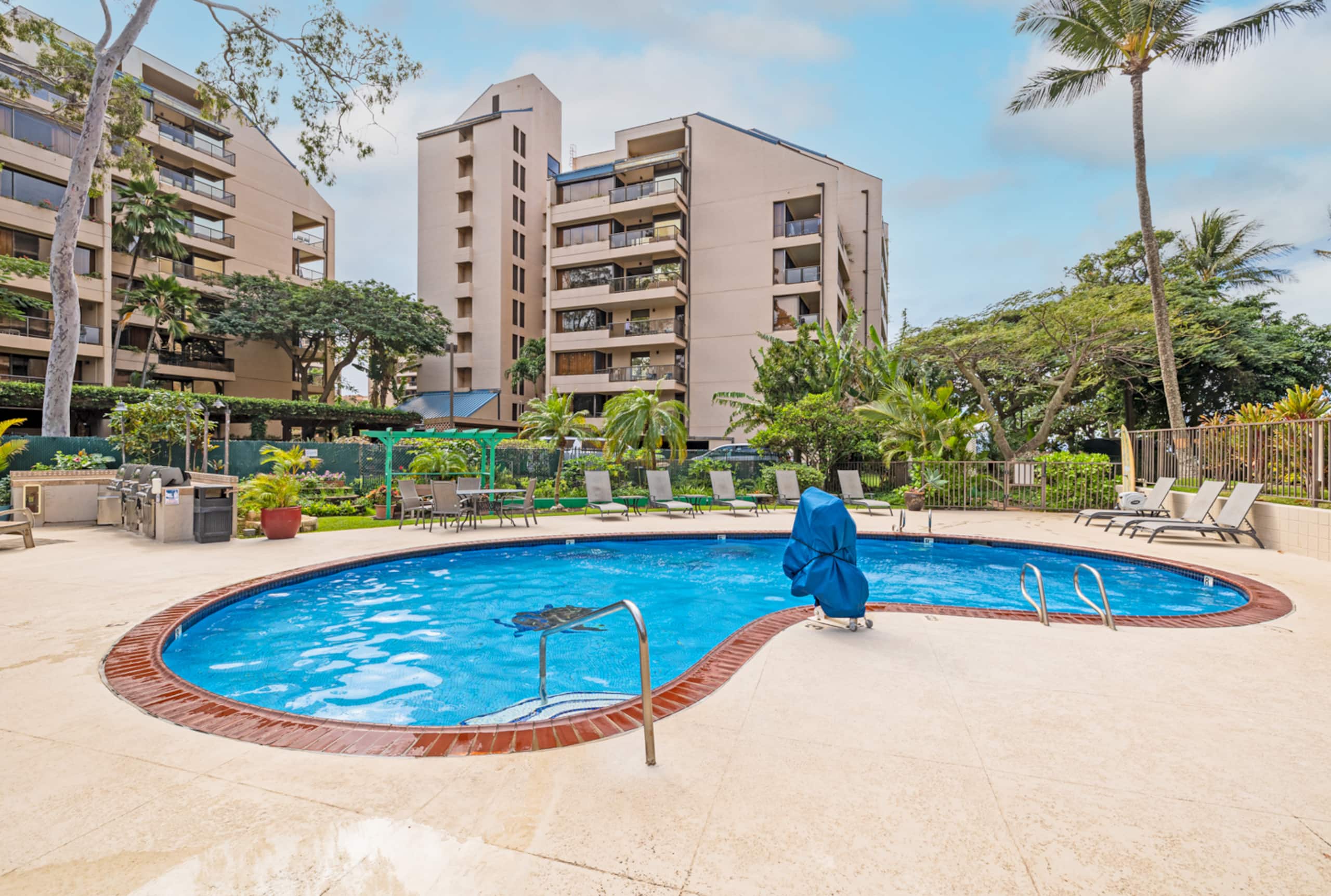 Condo in Lahaina · ★4.83 · 1 bedroom · 2 beds · 1 shared bath - Image 31
