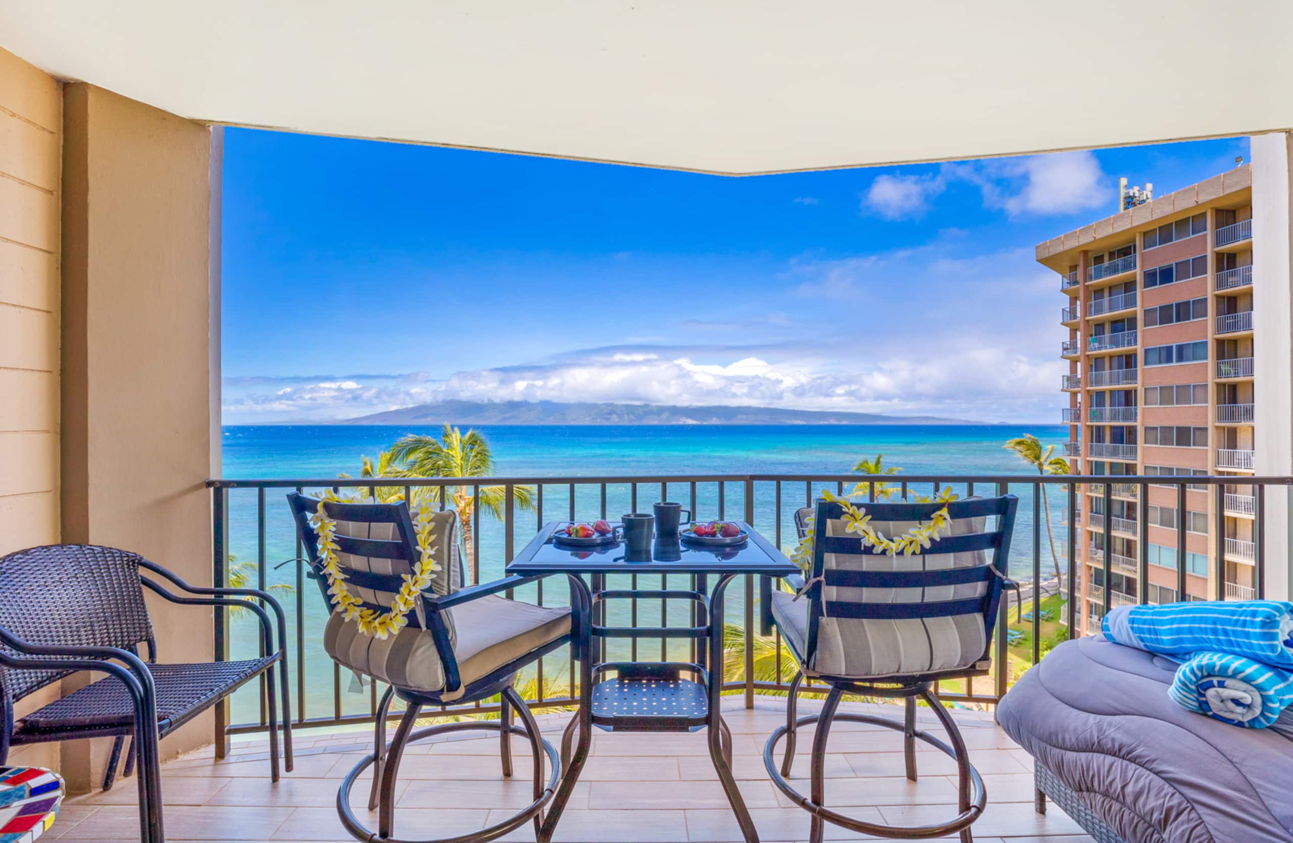 Condo in Lahaina · ★4.83 · 1 bedroom · 2 beds · 1 shared bath - Image 7