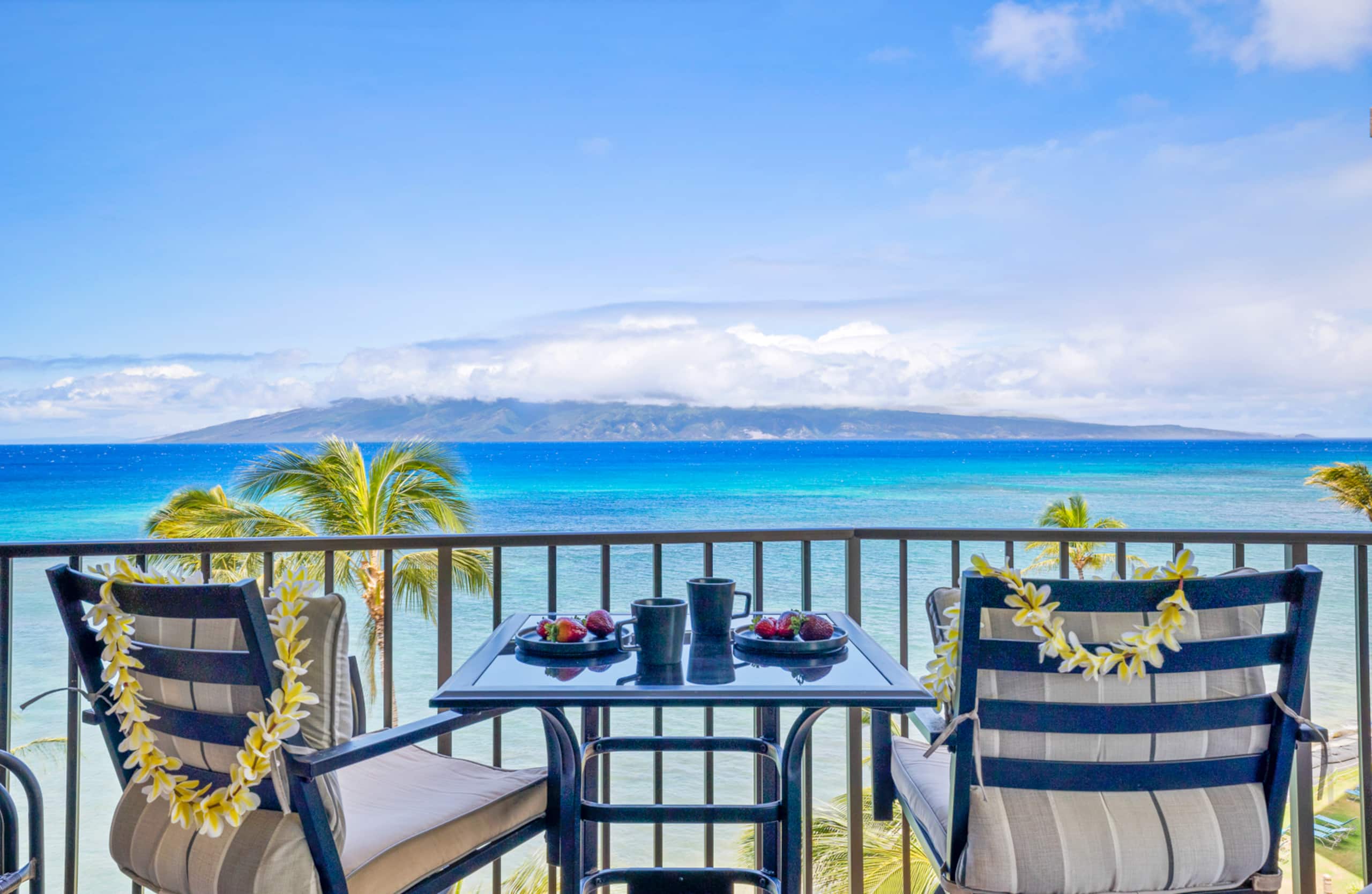 Condo in Lahaina · ★4.83 · 1 bedroom · 2 beds · 1 shared bath - Image 1