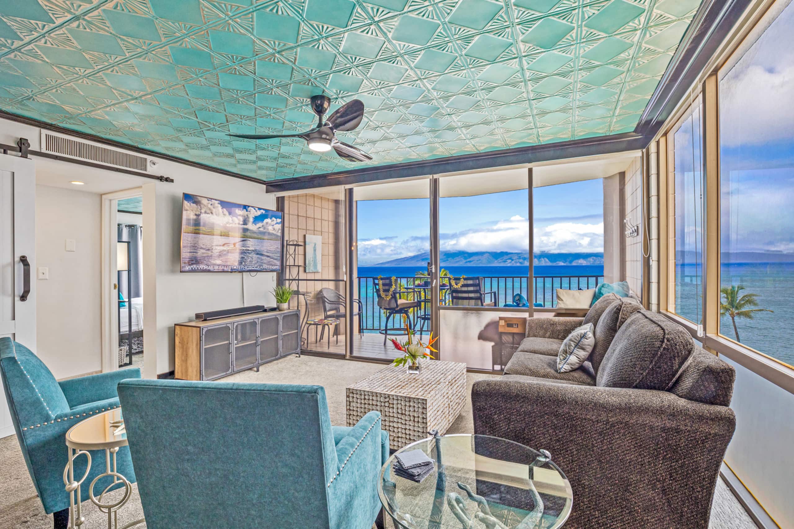 Condo in Lahaina · ★4.83 · 1 bedroom · 2 beds · 1 shared bath - Image 12