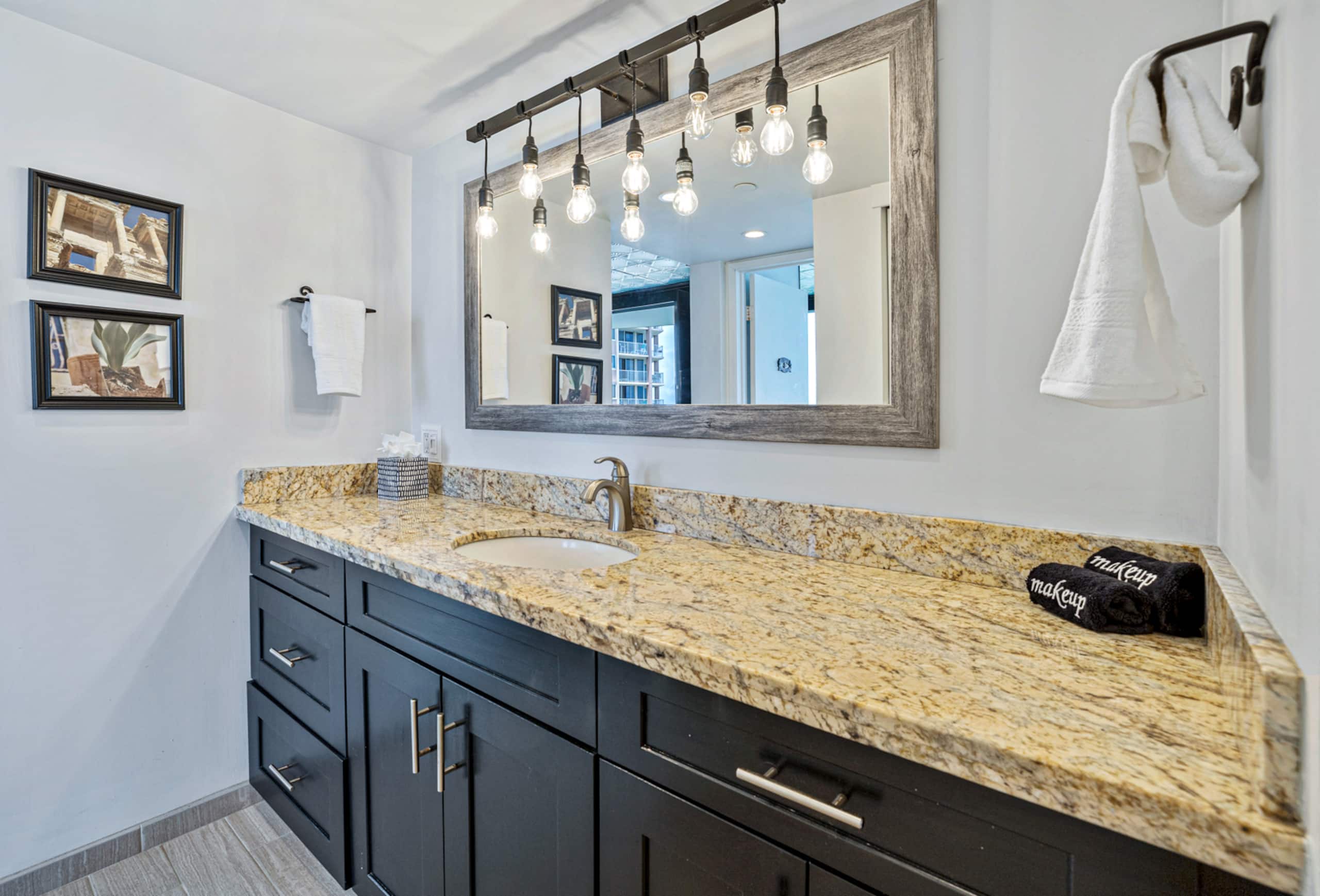Condo in Lahaina · ★4.83 · 1 bedroom · 2 beds · 1 shared bath - Image 30