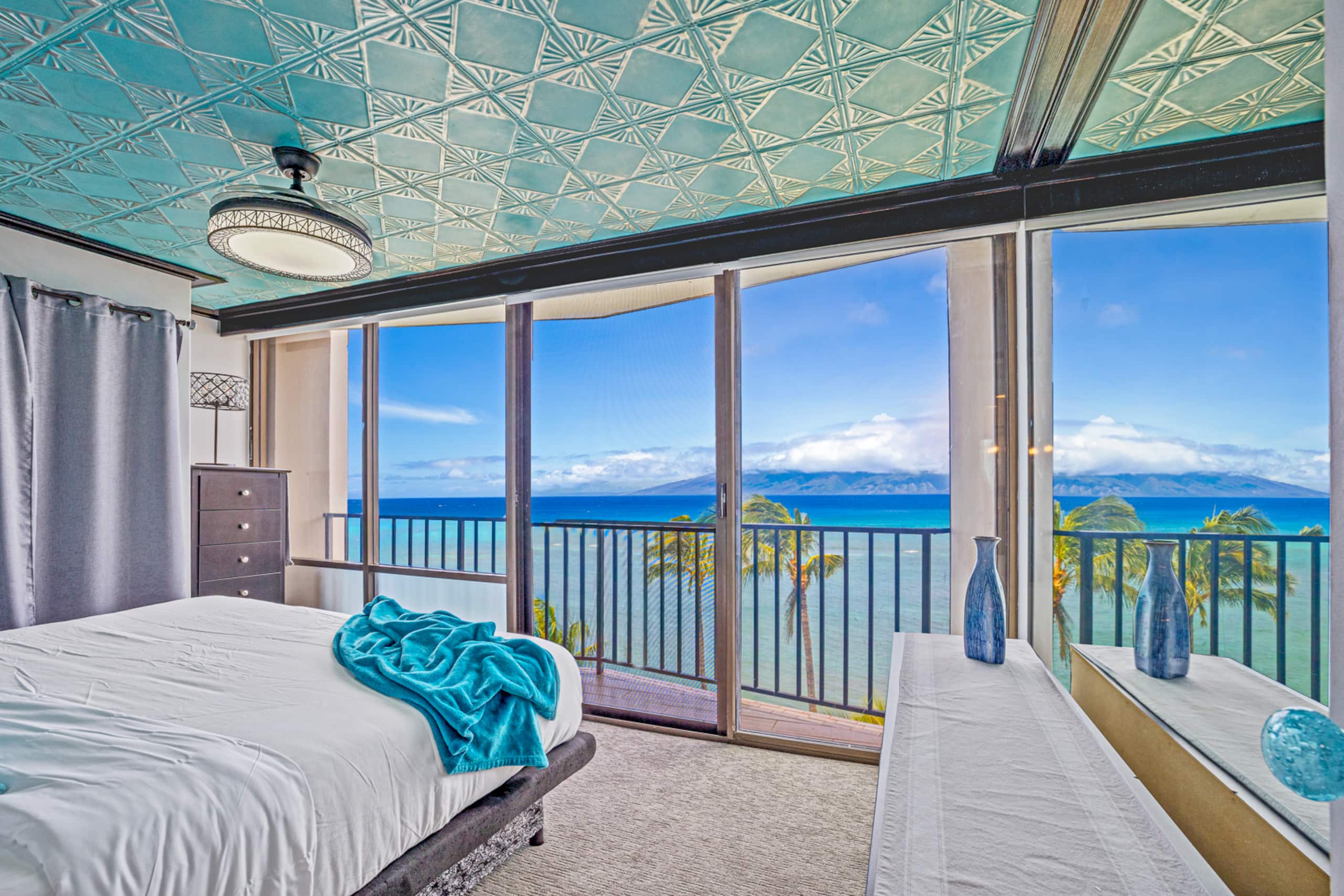 Condo in Lahaina · ★4.83 · 1 bedroom · 2 beds · 1 shared bath - Image 26