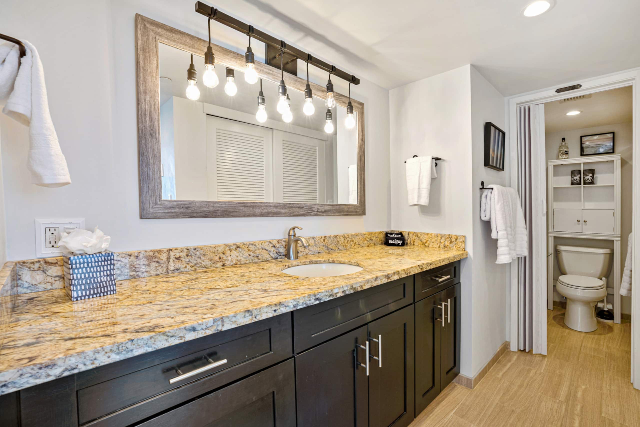 Condo in Lahaina · ★4.83 · 1 bedroom · 2 beds · 1 shared bath - Image 28