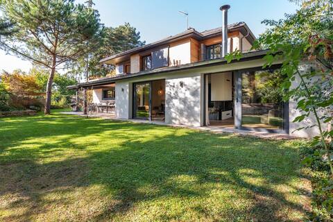 Le Ferret - House with indoor and outdoor swimming