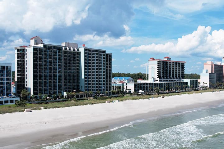 Oceanfront Luxury Oceanfront Mini Suite 5th Floor - Myrtle Beach, SC