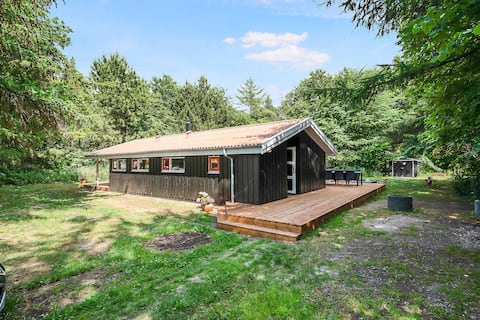 Newly renovated pool house for 8 people.