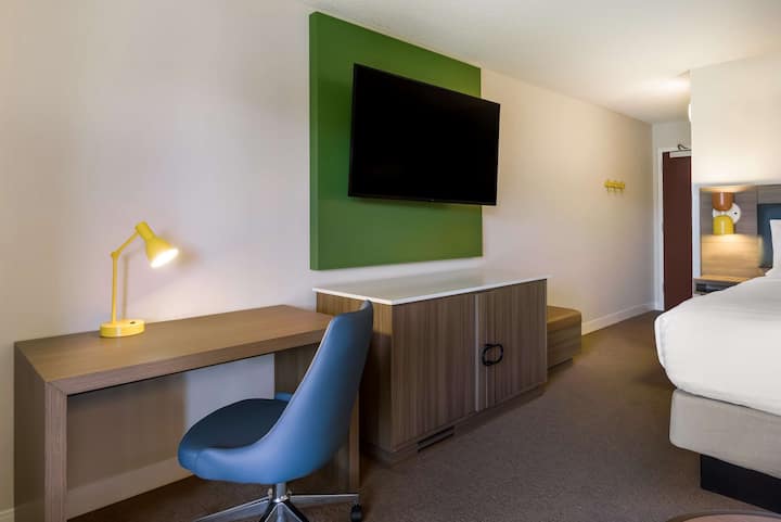Relaxing Hideaway! Spacious Unit, Pets Allowed! - South San Francisco, CA