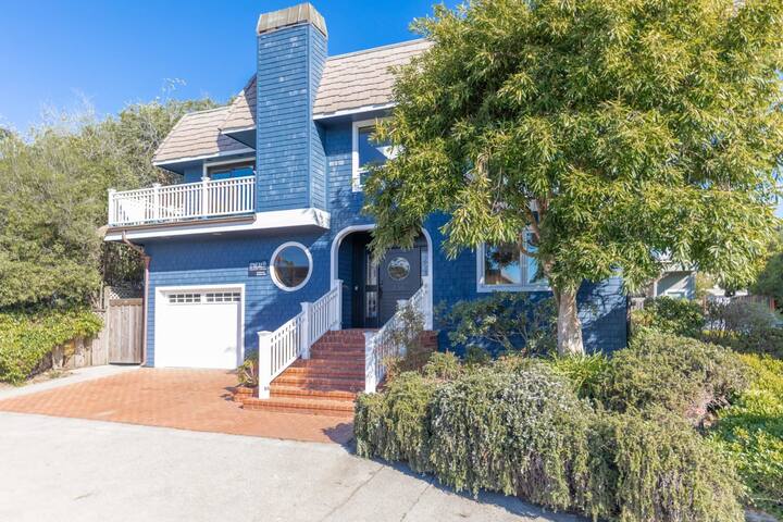 Harbor Home – 2 blocks from the beach! gallery image 4