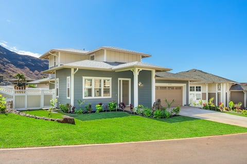 Ocean View Home in Gated Makaha Valley Near Beach