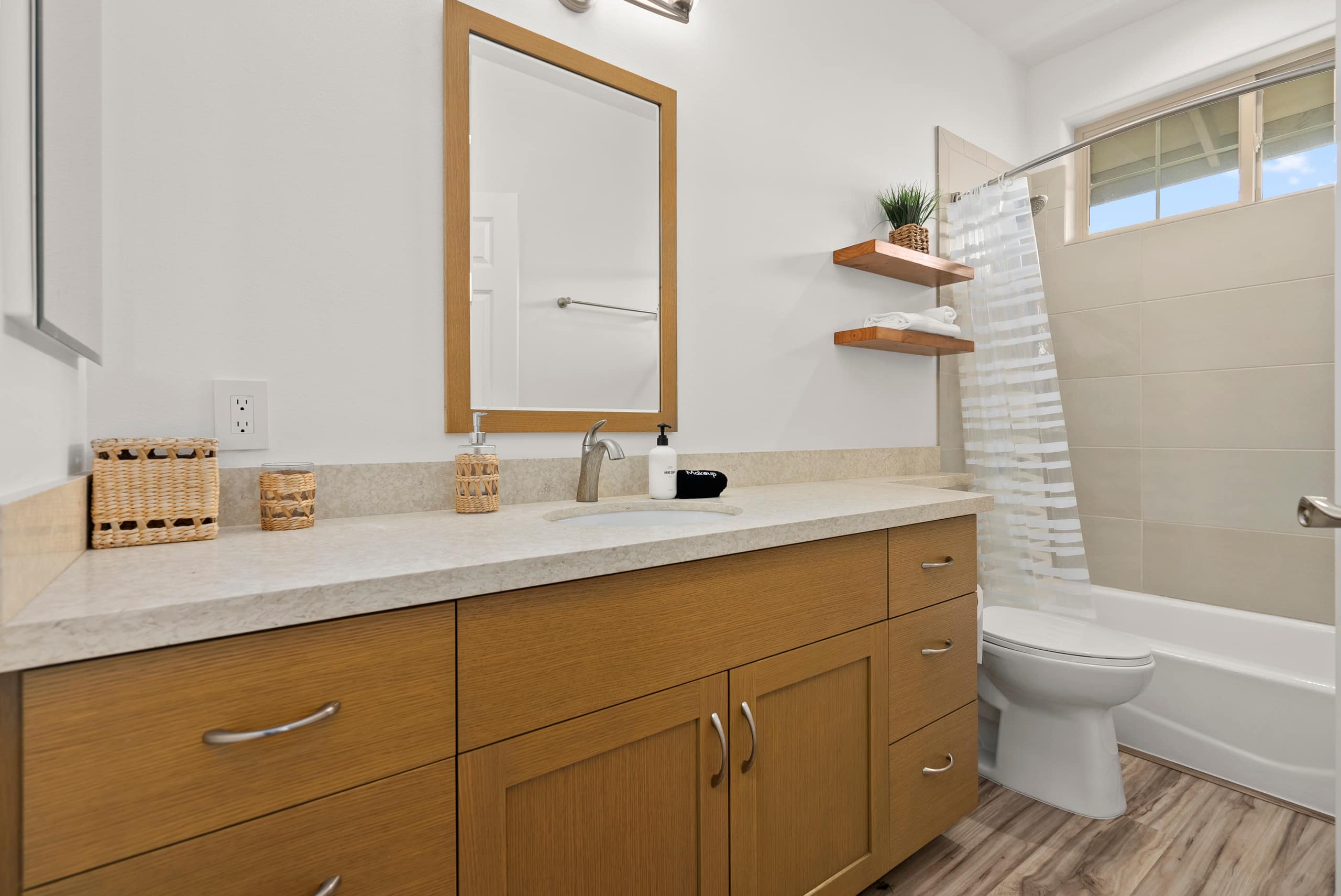 Home in Waianae · ★4.89 · 3 bedrooms · 6 beds · 2.5 private baths - Image 29